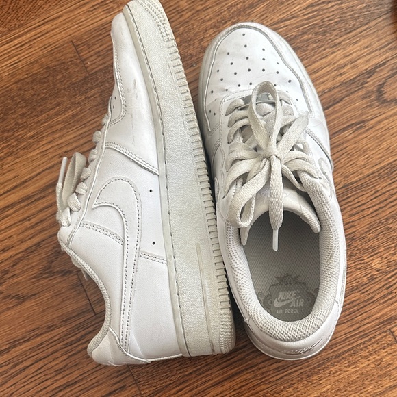 Nike Kids Air Force 1 White Sneakers - Picture 1 of 1